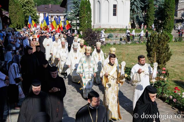 Sfânta Liturghie de la Proclamarea Canonizării Sfintei Cuvioase Filotimia de la Râmeț
