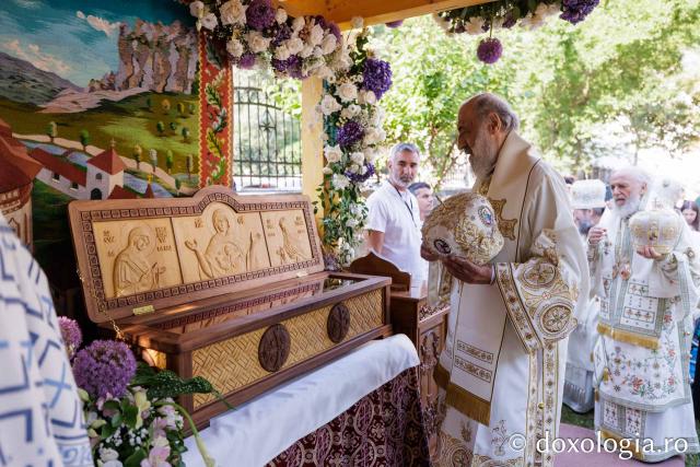 Sfânta Liturghie de la Proclamarea Canonizării Sfintei Cuvioase Filotimia de la Râmeț