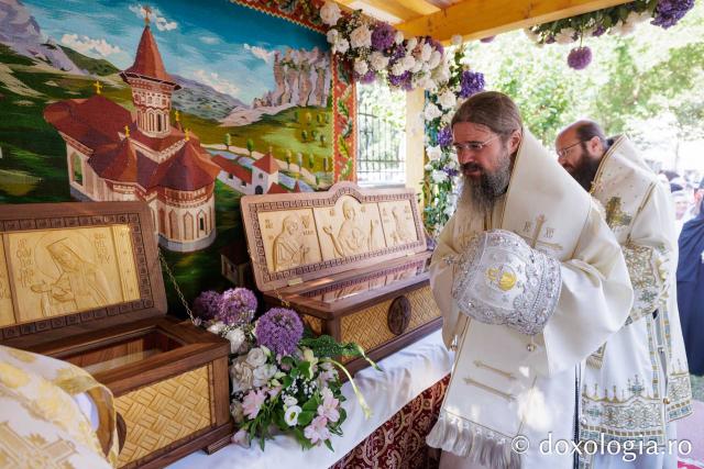 Sfânta Liturghie de la Proclamarea Canonizării Sfintei Cuvioase Filotimia de la Râmeț