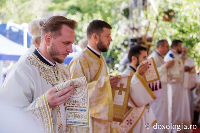 Sfânta Liturghie de la Proclamarea Canonizării Sfintei Cuvioase Filotimia de la Râmeț