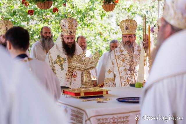Sfânta Liturghie de la Proclamarea Canonizării Sfintei Cuvioase Filotimia de la Râmeț