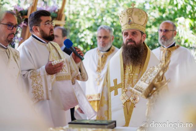 Sfânta Liturghie de la Proclamarea Canonizării Sfintei Cuvioase Filotimia de la Râmeț