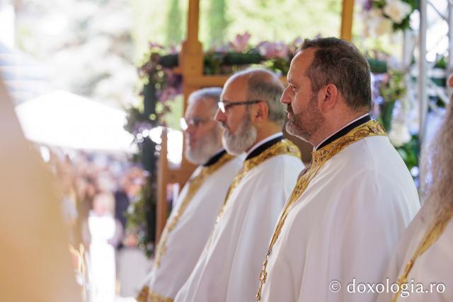 Sfânta Liturghie de la Proclamarea Canonizării Sfintei Cuvioase Filotimia de la Râmeț