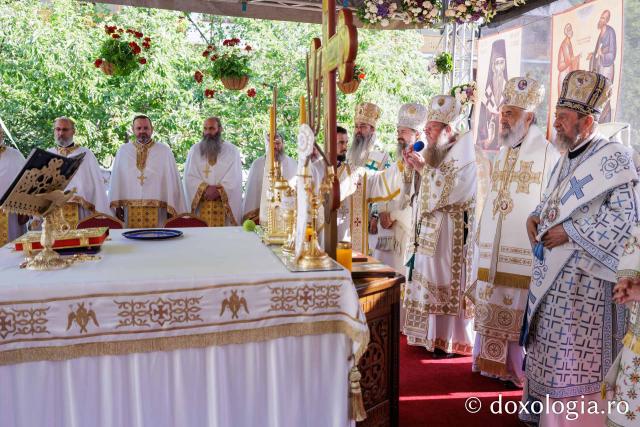 Sfânta Liturghie de la Proclamarea Canonizării Sfintei Cuvioase Filotimia de la Râmeț