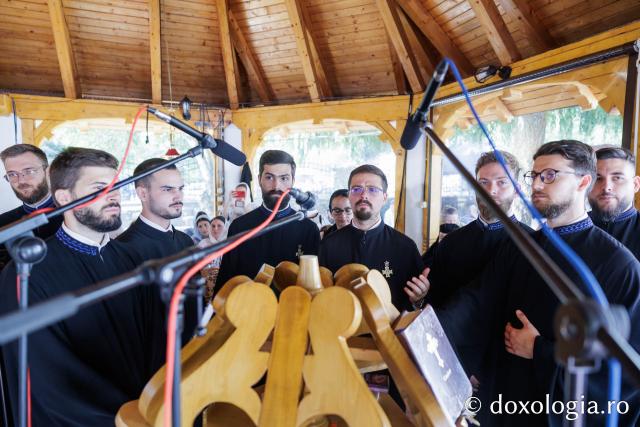 Sfânta Liturghie de la Proclamarea Canonizării Sfintei Cuvioase Filotimia de la Râmeț
