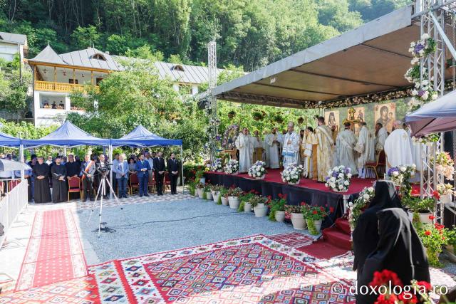 Sfânta Liturghie de la Proclamarea Canonizării Sfintei Cuvioase Filotimia de la Râmeț