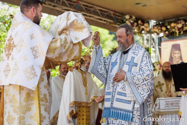 Sfânta Liturghie de la Proclamarea Canonizării Sfintei Cuvioase Filotimia de la Râmeț