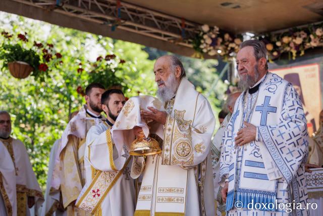 Sfânta Liturghie de la Proclamarea Canonizării Sfintei Cuvioase Filotimia de la Râmeț