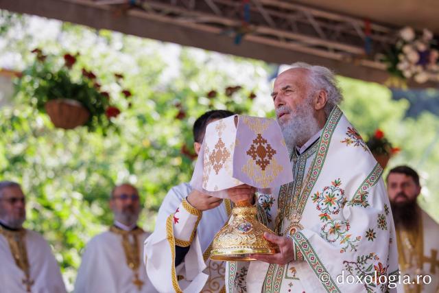 Sfânta Liturghie de la Proclamarea Canonizării Sfintei Cuvioase Filotimia de la Râmeț