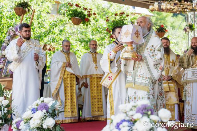 Sfânta Liturghie de la Proclamarea Canonizării Sfintei Cuvioase Filotimia de la Râmeț