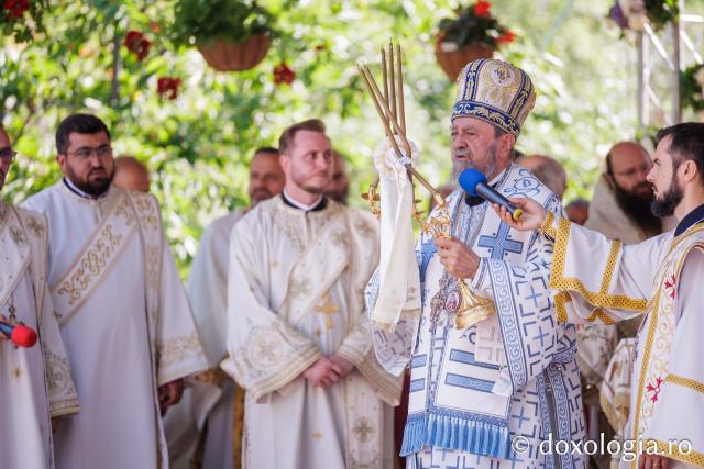 Sfânta Liturghie de la Proclamarea Canonizării Sfintei Cuvioase Filotimia de la Râmeț
