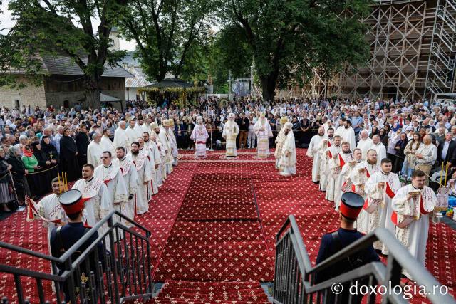 Liturghie arhierească la prăznuirea Sfântului Ioan cel Nou