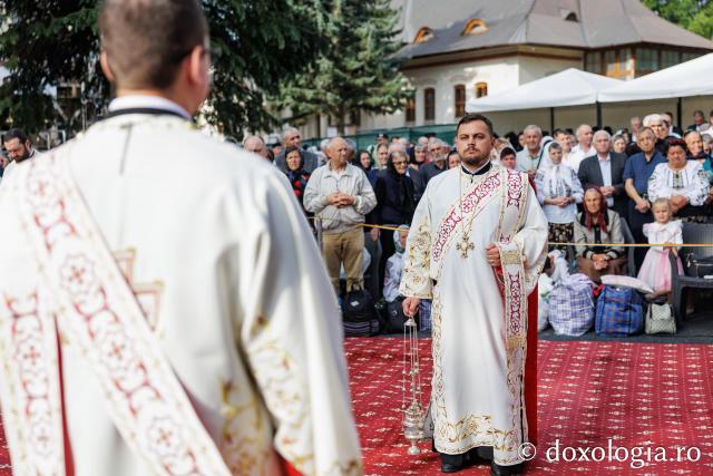 Liturghie arhierească la prăznuirea Sfântului Ioan cel Nou