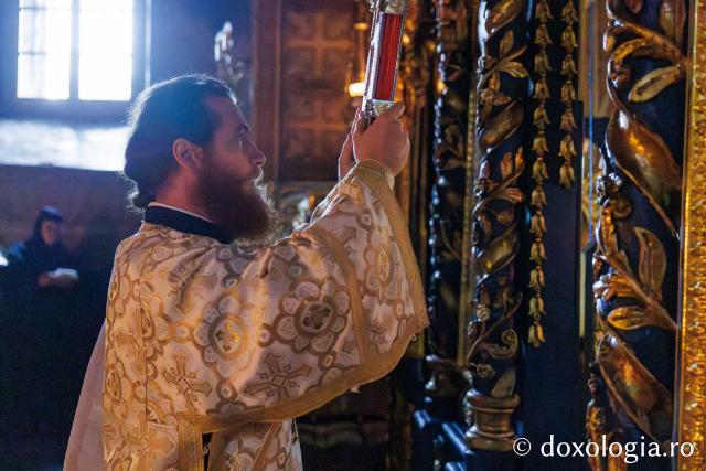 Liturghie arhierească la Mănăstirea Durău în ziua de prăznuirea Sfântului Ioan cel Nou