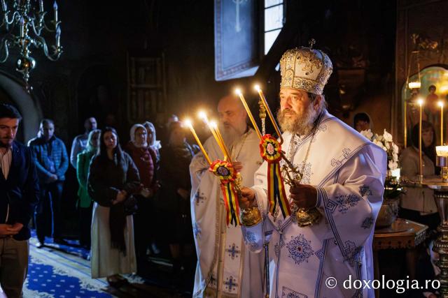 Liturghie arhierească la Mănăstirea Durău în ziua de prăznuirea Sfântului Ioan cel Nou