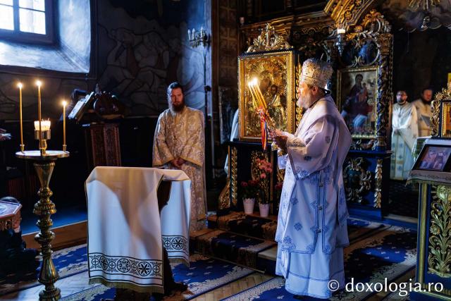 Liturghie arhierească la Mănăstirea Durău în ziua de prăznuirea Sfântului Ioan cel Nou