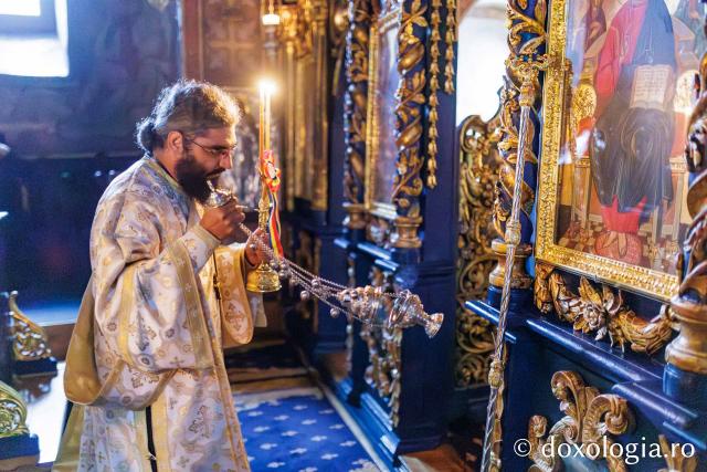 Liturghie arhierească la Mănăstirea Durău în ziua de prăznuirea Sfântului Ioan cel Nou