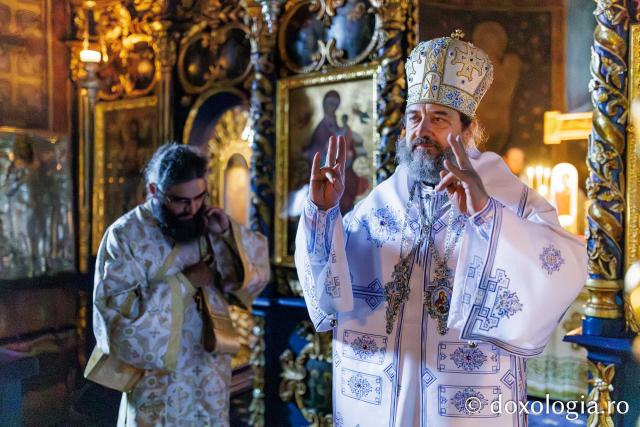 Liturghie arhierească la Mănăstirea Durău în ziua de prăznuirea Sfântului Ioan cel Nou