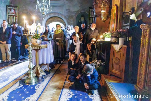 Liturghie arhierească la Mănăstirea Durău în ziua de prăznuirea Sfântului Ioan cel Nou