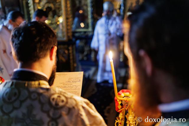 Liturghie arhierească la Mănăstirea Durău în ziua de prăznuirea Sfântului Ioan cel Nou