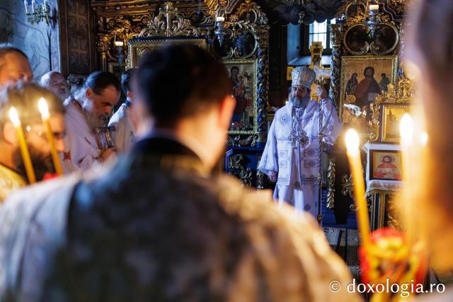 Liturghie arhierească la Mănăstirea Durău în ziua de prăznuirea Sfântului Ioan cel Nou