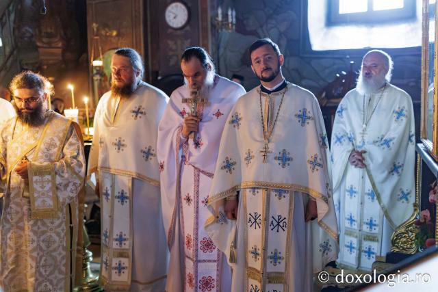 Liturghie arhierească la Mănăstirea Durău în ziua de prăznuirea Sfântului Ioan cel Nou