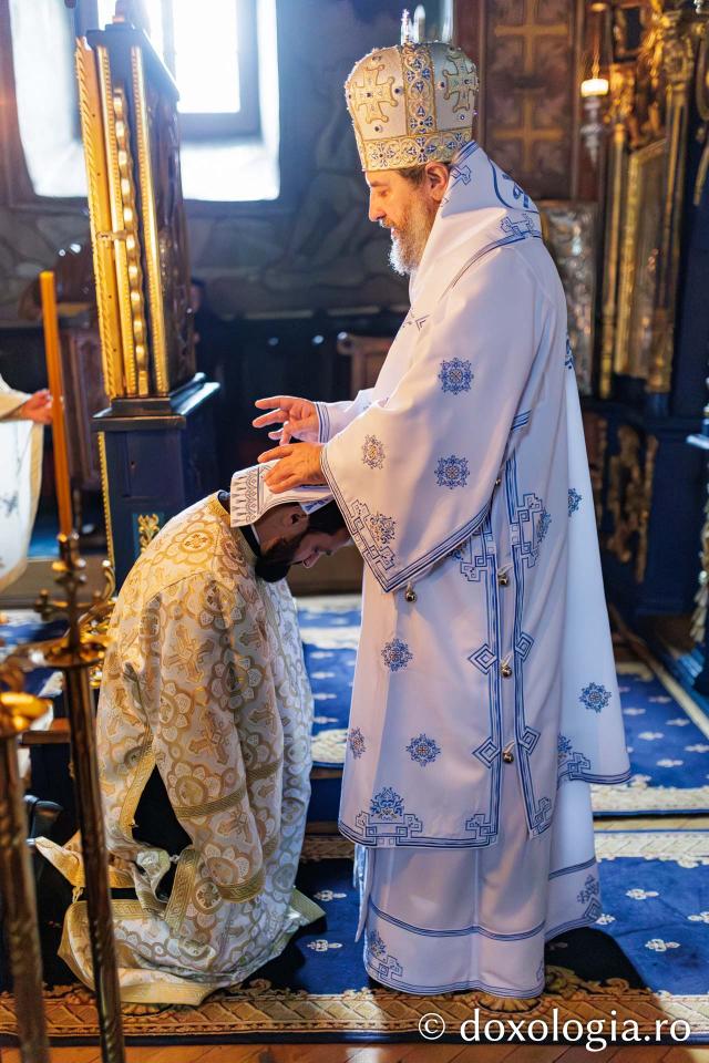 Liturghie arhierească la Mănăstirea Durău în ziua de prăznuirea Sfântului Ioan cel Nou