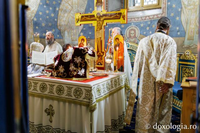 Liturghie arhierească la Mănăstirea Durău în ziua de prăznuirea Sfântului Ioan cel Nou