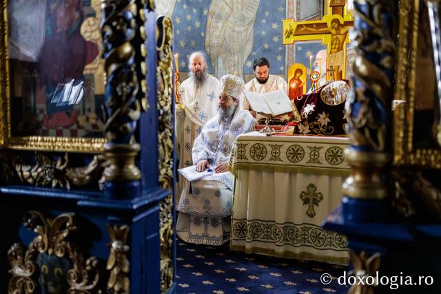 Liturghie arhierească la Mănăstirea Durău în ziua de prăznuirea Sfântului Ioan cel Nou