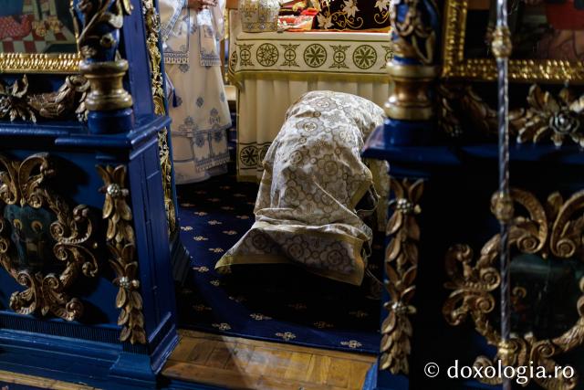 Liturghie arhierească la Mănăstirea Durău în ziua de prăznuirea Sfântului Ioan cel Nou