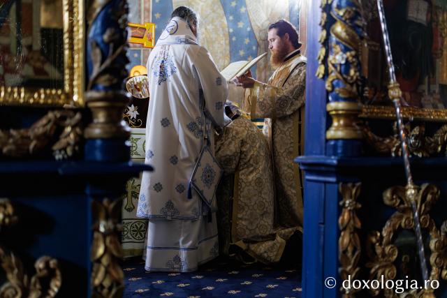 Liturghie arhierească la Mănăstirea Durău în ziua de prăznuirea Sfântului Ioan cel Nou