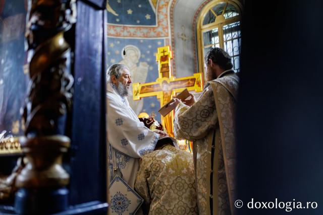 Liturghie arhierească la Mănăstirea Durău în ziua de prăznuirea Sfântului Ioan cel Nou