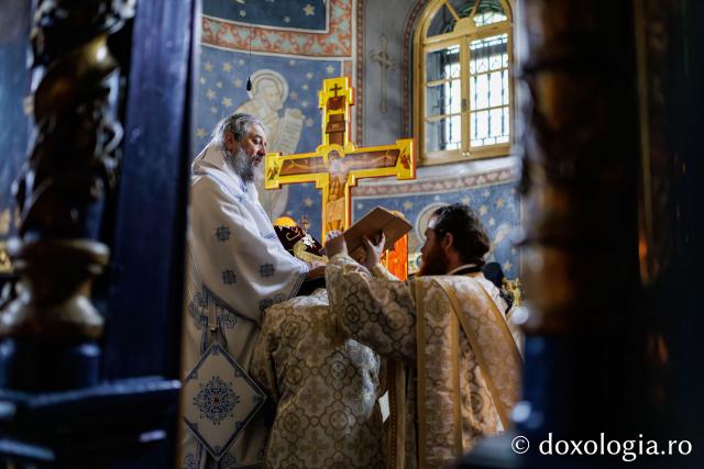 Liturghie arhierească la Mănăstirea Durău în ziua de prăznuirea Sfântului Ioan cel Nou