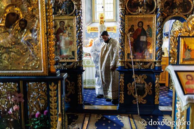 Liturghie arhierească la Mănăstirea Durău în ziua de prăznuirea Sfântului Ioan cel Nou