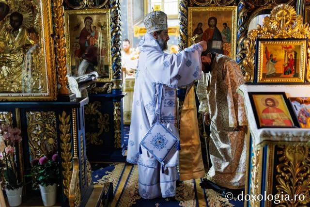Liturghie arhierească la Mănăstirea Durău în ziua de prăznuirea Sfântului Ioan cel Nou
