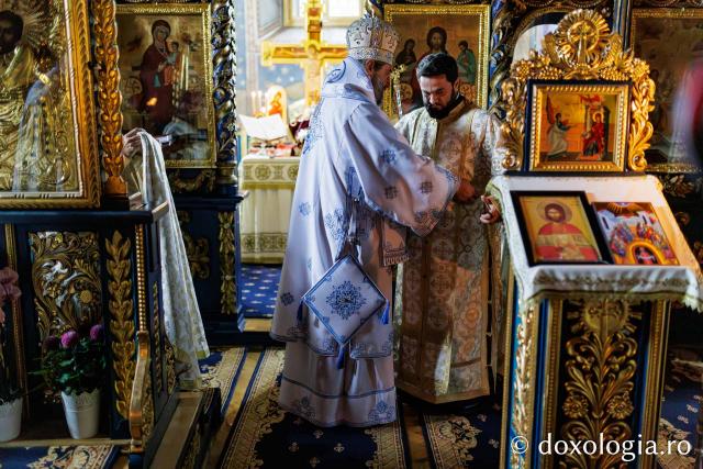 Liturghie arhierească la Mănăstirea Durău în ziua de prăznuirea Sfântului Ioan cel Nou