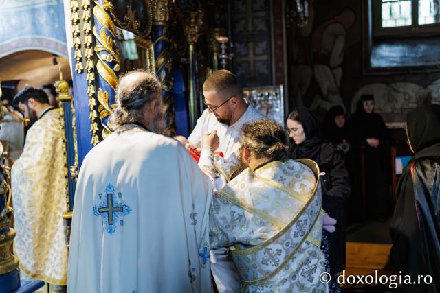 Liturghie arhierească la Mănăstirea Durău în ziua de prăznuirea Sfântului Ioan cel Nou