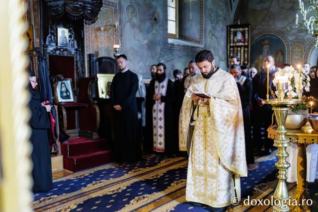 Liturghie arhierească la Mănăstirea Durău în ziua de prăznuirea Sfântului Ioan cel Nou