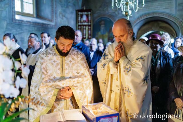 Liturghie arhierească la Mănăstirea Durău în ziua de prăznuirea Sfântului Ioan cel Nou