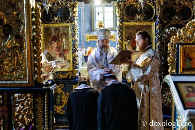 Liturghie arhierească la Mănăstirea Durău în ziua de prăznuirea Sfântului Ioan cel Nou