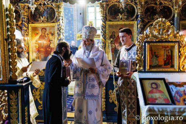 Liturghie arhierească la Mănăstirea Durău în ziua de prăznuirea Sfântului Ioan cel Nou