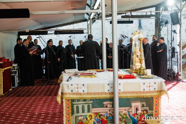 Liturghie arhierească săvârșită de PS Andrei al Covasnei și Harghitei la Suceava