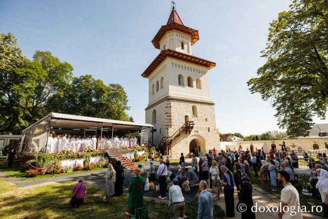 Liturghie arhierească săvârșită de PS Andrei al Covasnei și Harghitei la Suceava