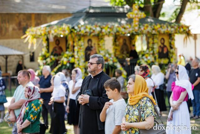 Liturghie arhierească săvârșită de PS Andrei al Covasnei și Harghitei la Suceava