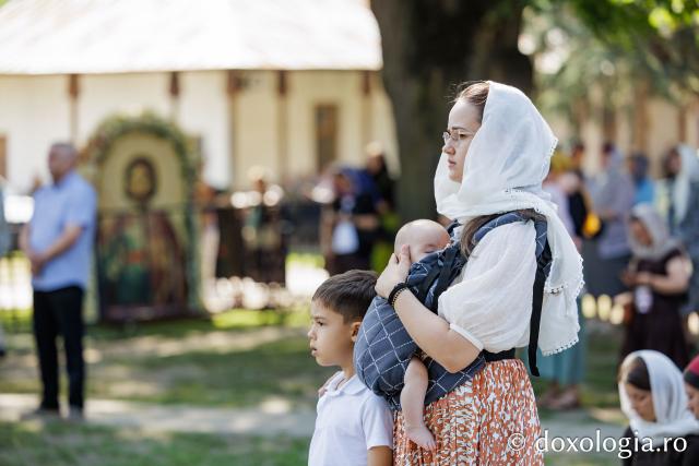 Liturghie arhierească săvârșită de PS Andrei al Covasnei și Harghitei la Suceava