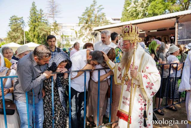 Liturghie arhierească săvârșită de PS Andrei al Covasnei și Harghitei la Suceava