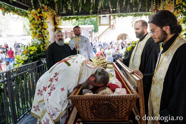 Liturghie arhierească săvârșită de PS Andrei al Covasnei și Harghitei la Suceava