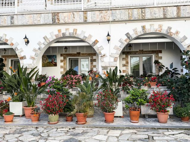 Florile de la Mănăstirea „Sfântul Rafail” din Insula Lesvos