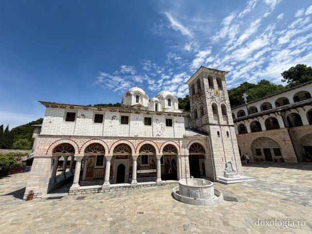 Clipe de liniște la Mănăstirea Ikosifinissa – Drama, Grecia