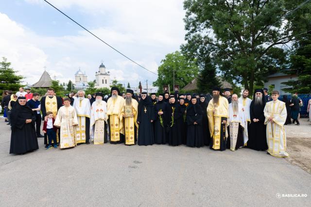 Priveghere la Mănăstirea Pasărea în ajunul canonizării locale ale Sfintelor Cuvioase Elisabeta și Filofteia